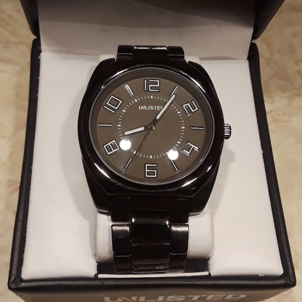 Unlisted by Kenneth Cole Men's watch NIOB